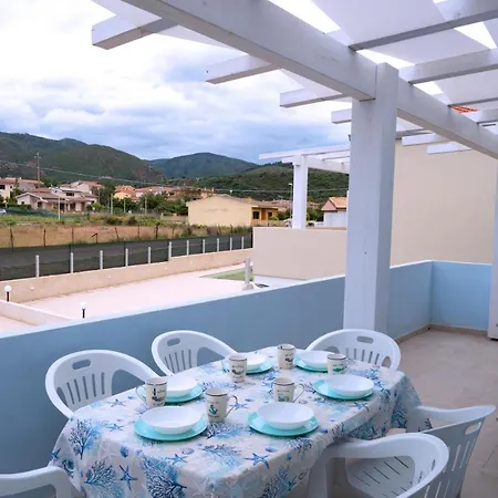 Domus Di Anna - Villino Con Piscina, 8 Min Dal Mare بيت للعطل